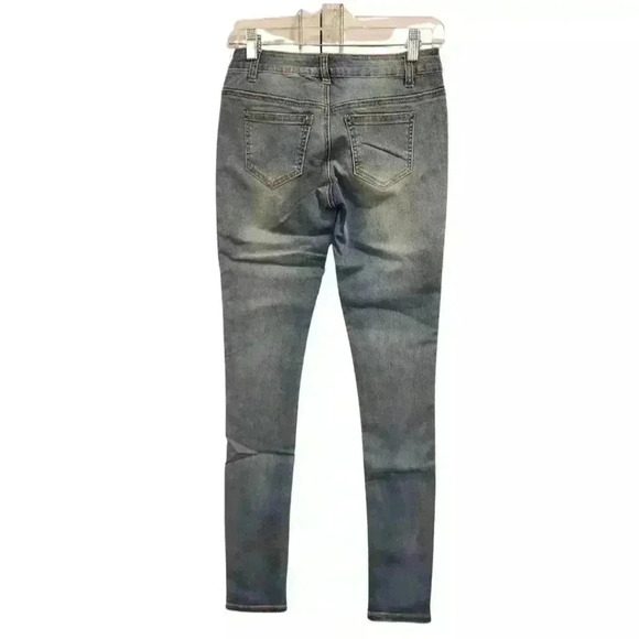 Alloy Apparel London Low Rise Light Wash Skinny Stretch Denim Jeans - Picture 2 of 10